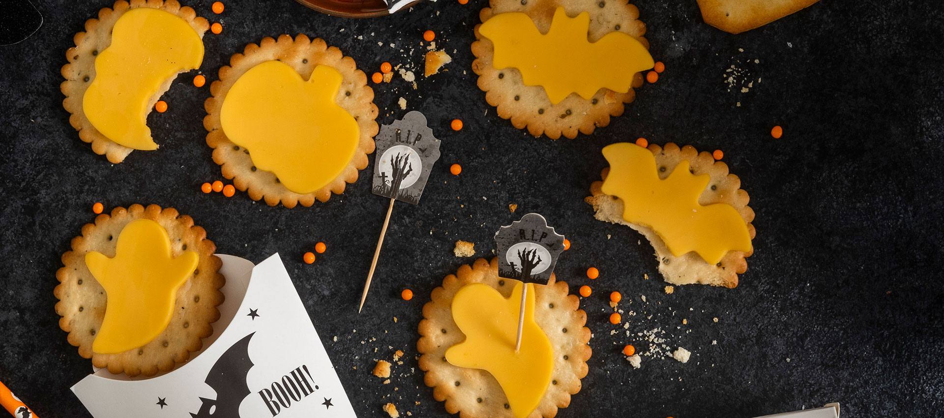 recipe image Halloween Crackers